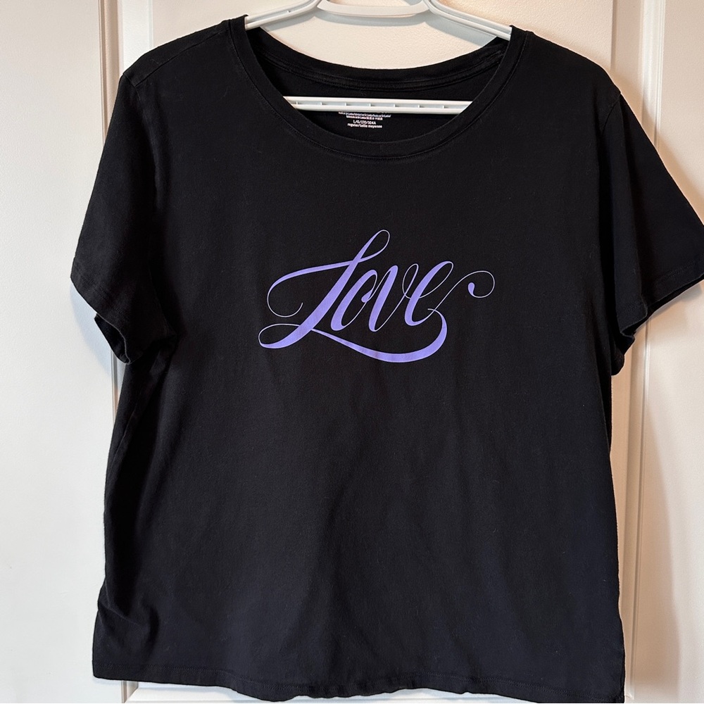 🔥 3/$15 Victoria’s Secret “LOVE” black purple tshirt, Large